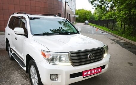 Toyota Land Cruiser 200, 2014 год, 3 000 000 рублей, 1 фотография