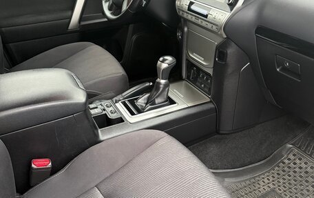 Toyota Land Cruiser Prado 150 рестайлинг 2, 2021 год, 5 690 000 рублей, 6 фотография