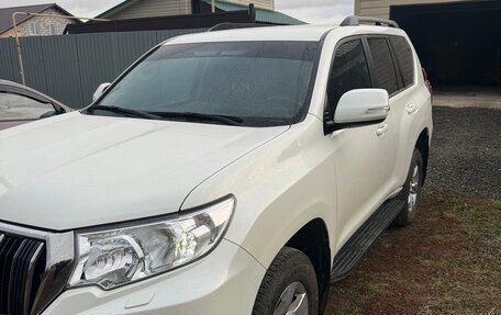 Toyota Land Cruiser Prado 150 рестайлинг 2, 2021 год, 5 690 000 рублей, 3 фотография