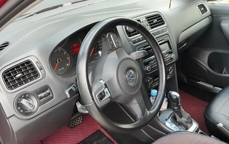Volkswagen Polo VI (EU Market), 2012 год, 950 000 рублей, 10 фотография
