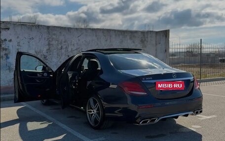 Mercedes-Benz E-Класс, 2016 год, 3 600 000 рублей, 5 фотография