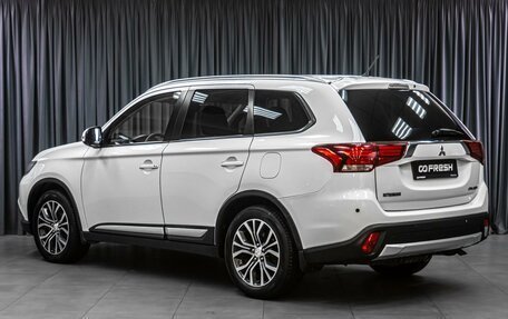 Mitsubishi Outlander III рестайлинг 3, 2015 год, 1 929 000 рублей, 2 фотография