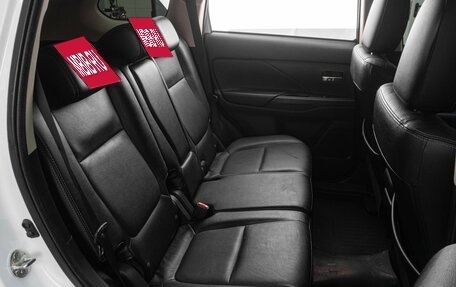 Mitsubishi Outlander III рестайлинг 3, 2015 год, 1 929 000 рублей, 7 фотография