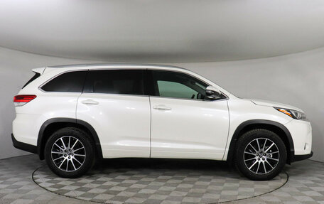 Toyota Highlander III, 2019 год, 3 747 000 рублей, 4 фотография