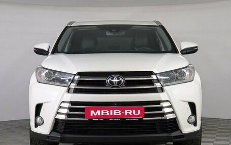 Toyota Highlander III, 2019 год, 3 747 000 рублей, 2 фотография