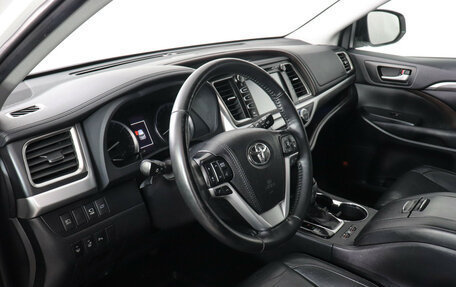 Toyota Highlander III, 2019 год, 3 747 000 рублей, 10 фотография