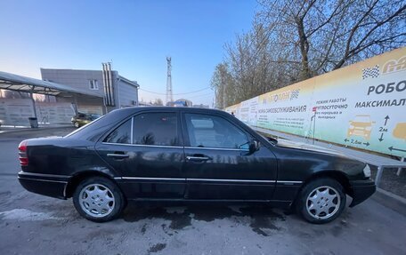 Mercedes-Benz C-Класс, 1993 год, 250 000 рублей, 3 фотография