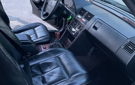 Mercedes-Benz C-Класс, 1993 год, 250 000 рублей, 6 фотография