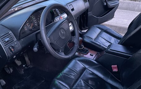 Mercedes-Benz C-Класс, 1993 год, 250 000 рублей, 7 фотография