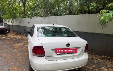 Volkswagen Polo VI (EU Market), 2011 год, 595 000 рублей, 2 фотография