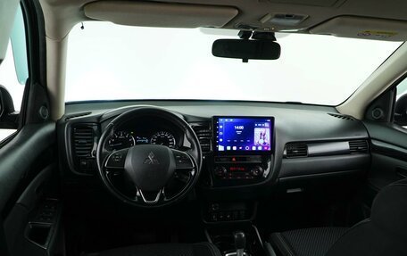Mitsubishi Outlander III рестайлинг 3, 2018 год, 1 699 046 рублей, 6 фотография