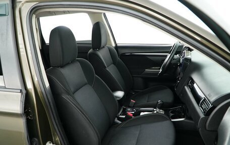 Mitsubishi Outlander III рестайлинг 3, 2018 год, 1 699 046 рублей, 8 фотография