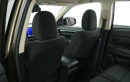 Mitsubishi Outlander III рестайлинг 3, 2018 год, 1 699 046 рублей, 11 фотография