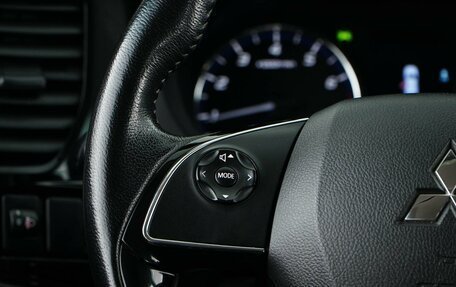Mitsubishi Outlander III рестайлинг 3, 2018 год, 1 699 046 рублей, 13 фотография