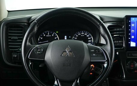 Mitsubishi Outlander III рестайлинг 3, 2018 год, 1 699 046 рублей, 12 фотография
