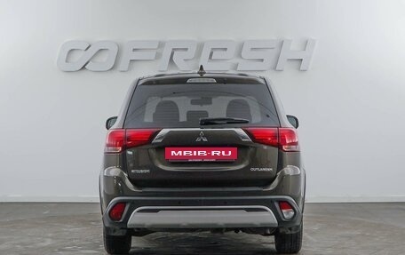 Mitsubishi Outlander III рестайлинг 3, 2018 год, 1 699 046 рублей, 4 фотография