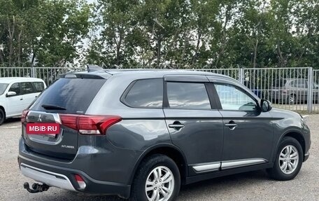 Mitsubishi Outlander III рестайлинг 3, 2019 год, 1 980 000 рублей, 4 фотография