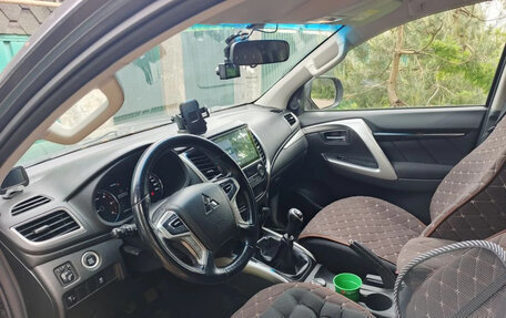 Mitsubishi Pajero Sport III рестайлинг, 2018 год, 3 100 000 рублей, 6 фотография