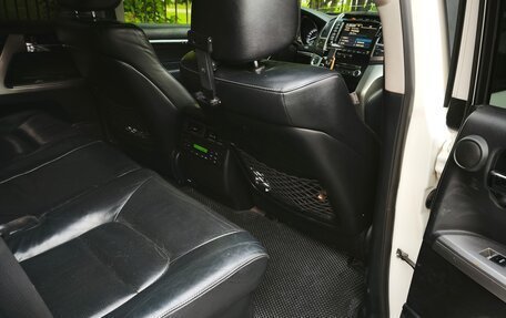 Toyota Land Cruiser 200, 2014 год, 3 000 000 рублей, 5 фотография