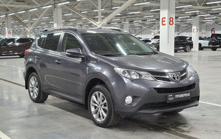 Toyota RAV4, 2015 год, 2 000 000 рублей, 3 фотография