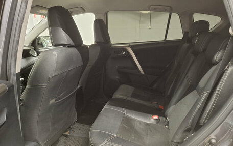 Toyota RAV4, 2015 год, 2 000 000 рублей, 15 фотография