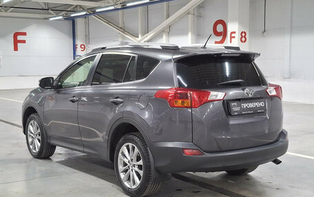 Toyota RAV4, 2015 год, 2 000 000 рублей, 8 фотография