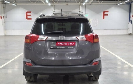 Toyota RAV4, 2015 год, 2 000 000 рублей, 7 фотография