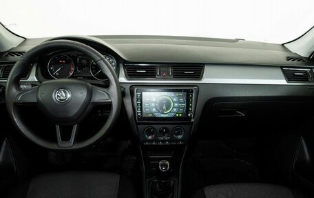 Skoda Rapid I, 2017 год, 990 000 рублей, 7 фотография