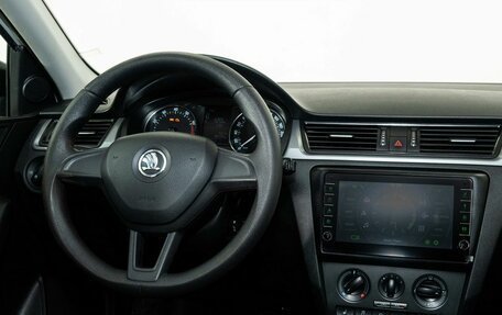Skoda Rapid I, 2017 год, 990 000 рублей, 13 фотография