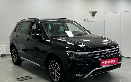 Volkswagen Tiguan II, 2018 год, 2 590 000 рублей, 2 фотография