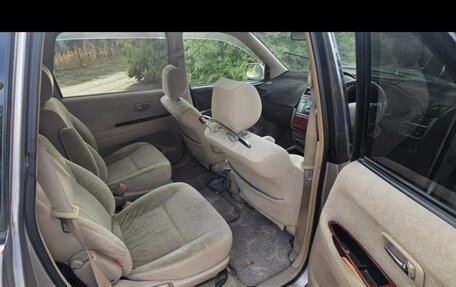 Toyota Gaia, 2002 год, 700 000 рублей, 9 фотография