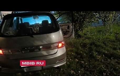 Toyota Gaia, 2002 год, 700 000 рублей, 24 фотография