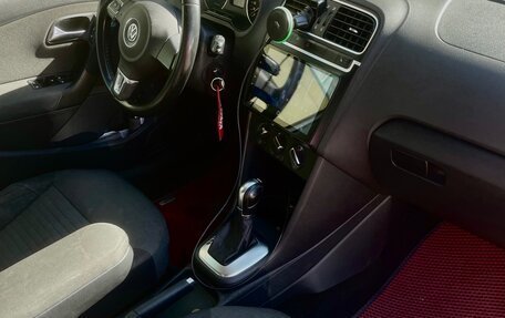 Volkswagen Polo VI (EU Market), 2011 год, 450 000 рублей, 2 фотография