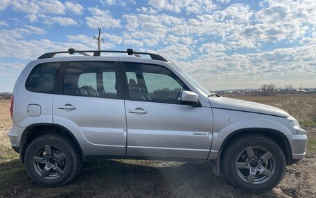 Chevrolet Niva I рестайлинг, 2012 год, 575 000 рублей, 4 фотография