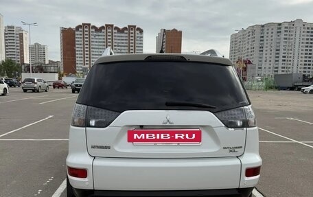 Mitsubishi Outlander III рестайлинг 3, 2010 год, 880 000 рублей, 4 фотография
