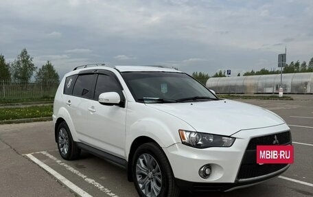 Mitsubishi Outlander III рестайлинг 3, 2010 год, 880 000 рублей, 2 фотография