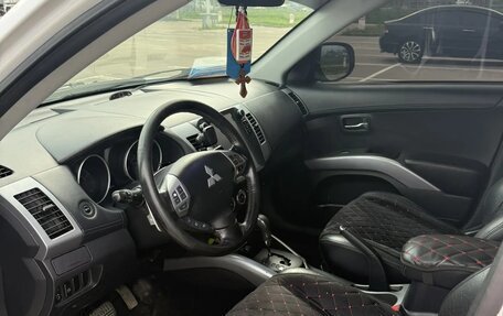 Mitsubishi Outlander III рестайлинг 3, 2010 год, 880 000 рублей, 8 фотография