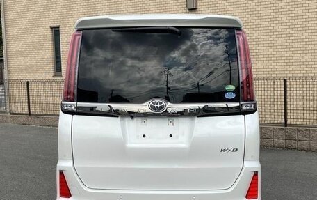 Toyota Noah III, 2021 год, 2 230 000 рублей, 5 фотография