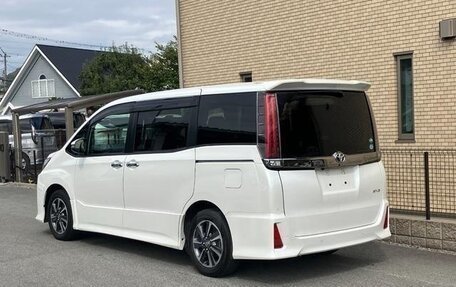 Toyota Noah III, 2021 год, 2 230 000 рублей, 6 фотография