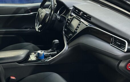 Toyota Camry, 2019 год, 2 350 000 рублей, 3 фотография