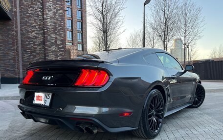 Ford Mustang VI рестайлинг, 2019 год, 2 600 000 рублей, 5 фотография