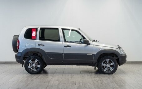 Chevrolet Niva I рестайлинг, 2017 год, 729 000 рублей, 5 фотография