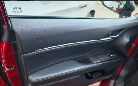 Toyota Camry, 2021 год, 3 900 000 рублей, 6 фотография