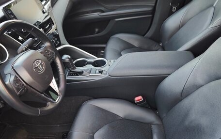 Toyota Camry, 2021 год, 3 900 000 рублей, 4 фотография