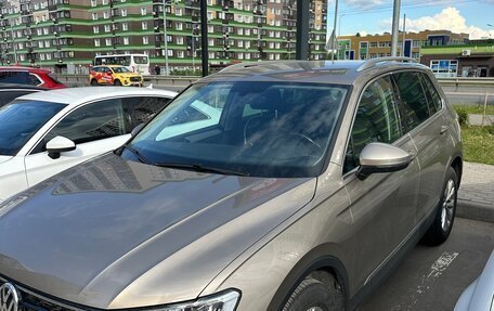 Volkswagen Tiguan II, 2017 год, 2 000 000 рублей, 2 фотография