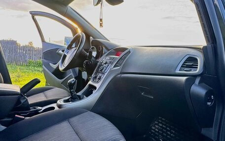 Opel Astra J, 2010 год, 650 000 рублей, 12 фотография