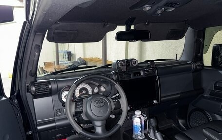 Toyota FJ Cruiser, 2020 год, 5 300 000 рублей, 3 фотография