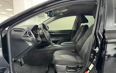 Toyota Camry, 2018 год, 2 200 000 рублей, 10 фотография
