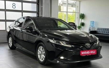 Toyota Camry, 2018 год, 2 200 000 рублей, 5 фотография