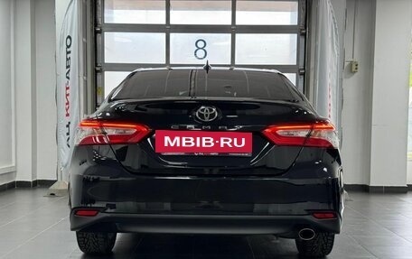 Toyota Camry, 2018 год, 2 200 000 рублей, 7 фотография